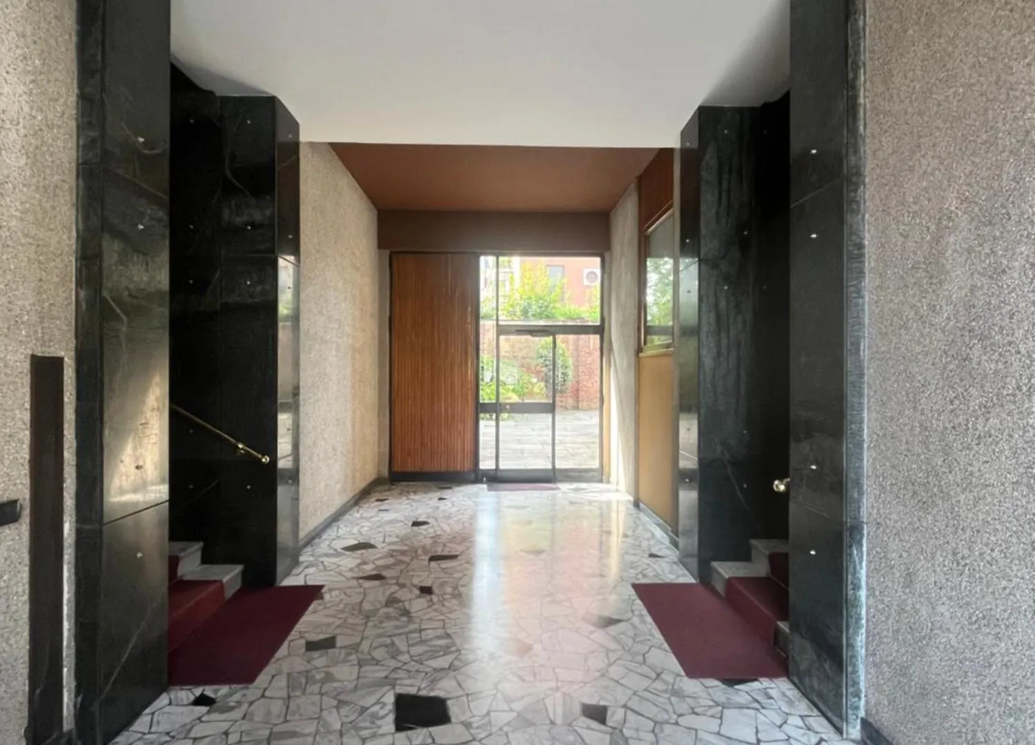 Sunny Comfy Apartment Milan Italy